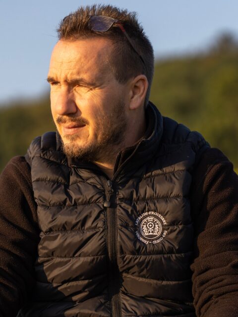 There’s something special about walking the same rows your ancestors planted. 🍇

For Paul Froissart, tending the Grand Cru vineyards of Verzenay and Verzy is more than a job. It’s a lifetime passed from generation to generation. The roots of Lafalise-Froissart go all the way back to the 19th century, long before the house was reborn in 2019 under Paul’s care.

Every vine Paul touches carries the echoes of his family’s history, from the first Chauvet plantings in 1885, through wars, rebuildings, and the marriage of two passionate families, to today’s expression of terroir and patience.

In the vineyard, he works with the land gently and thoughtfully, letting grass grow between the rows, respecting the soil, and farming with a long-term vision so that his children and theirs will inherit not just vines, but life. 🍃

This is heritage in motion, alive, evolving, and deeply rooted.

@champagne_lafalise_froissart 

#hmercerimports #lafalisefroissart #champagne